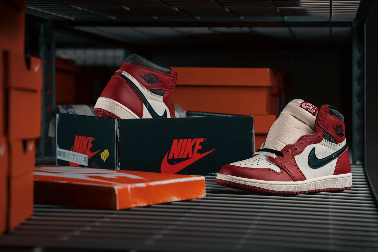 Air Jordan 1 Retro High OG "Chicago Lost and Found"